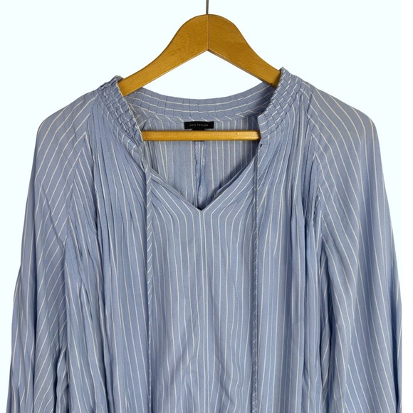 Ann Taylor Womens Blue White Striped Smocked V-Neck Pleated Viscose Blouse Sz M - Picture 3 of 11
